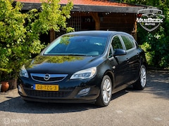 Opel Astra - 1.4 Turbo Cosmo
