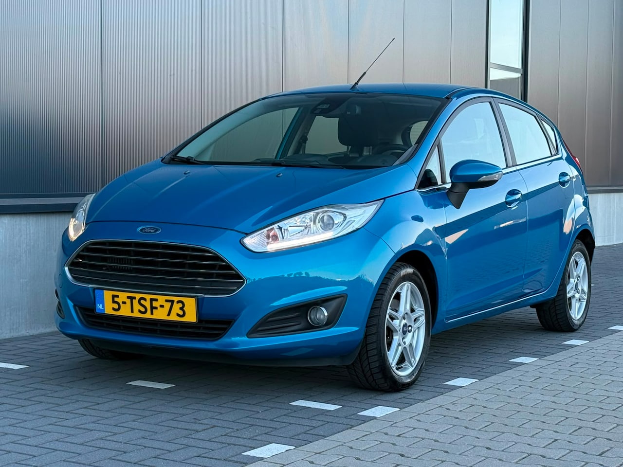 Ford Fiesta - 1.0 EcoBoost Titanium PDC Trekhaak - AutoWereld.nl
