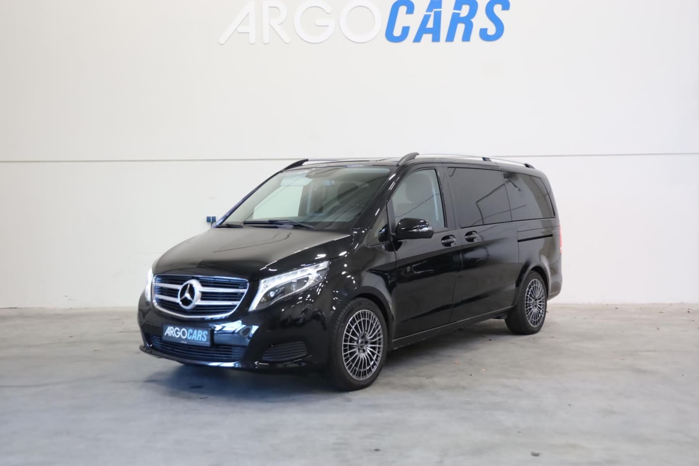 Mercedes-Benz V-klasse - V250d AUT 12/2018 LANG GRIJS KENTEKEN 5 ZITS LEDER FULL LED LANE ASSIST INRUIL MOG LEASE V - AutoWereld.nl