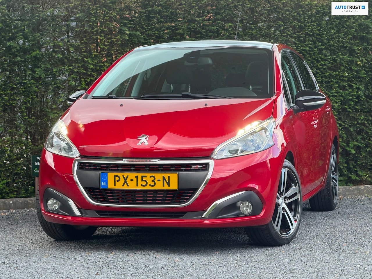 Peugeot 208 - 1.2 110 Pk Première | PDC | CRUISE | GLAZENDK - AutoWereld.nl
