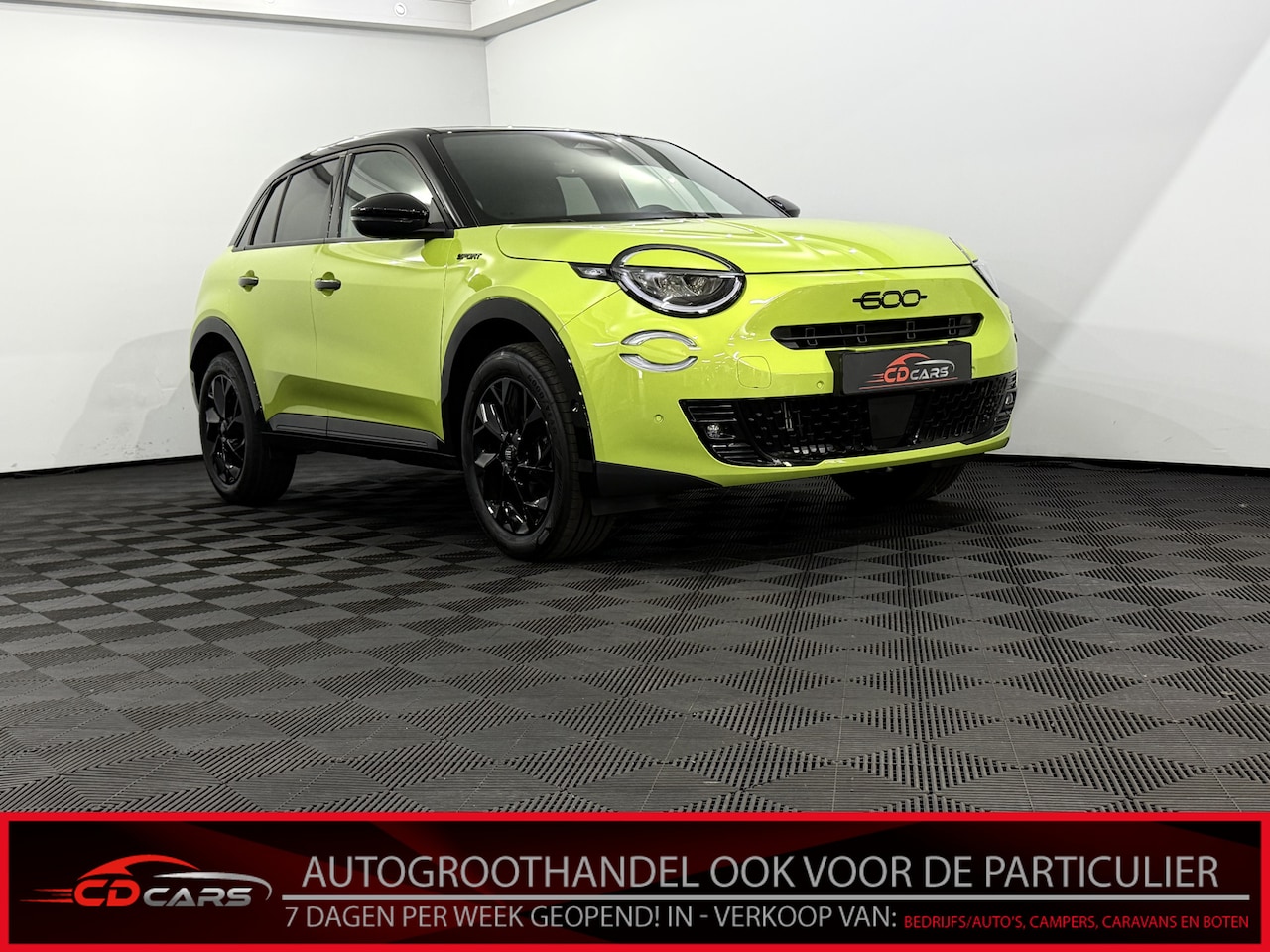 Fiat 600 - 1.2 Hybrid Sport 145PK Camera, Apple carplay, Rijstrook correctie, velgen, Stoelmassage, V - AutoWereld.nl