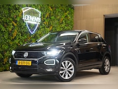 Volkswagen T-Roc - 1.0 TSI R-Line / Stoelverwarming / Parkeersensoren / CarPlay