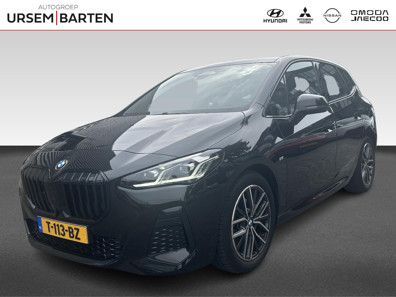BMW 2-serie Active Tourer - 220i l M-Sport | 18 inch M Dubbelspaak (Styling 938 M) in Bicolor Midnight Grey | Achterui - AutoWereld.nl