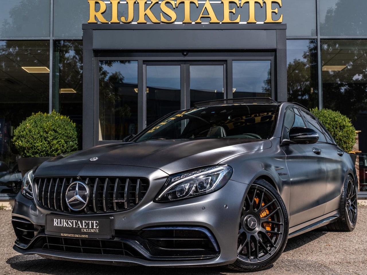 Mercedes-Benz C-klasse - AMG 63S|PANO|KERAMISCH|BURMESTER|MEMORY|HU - AutoWereld.nl