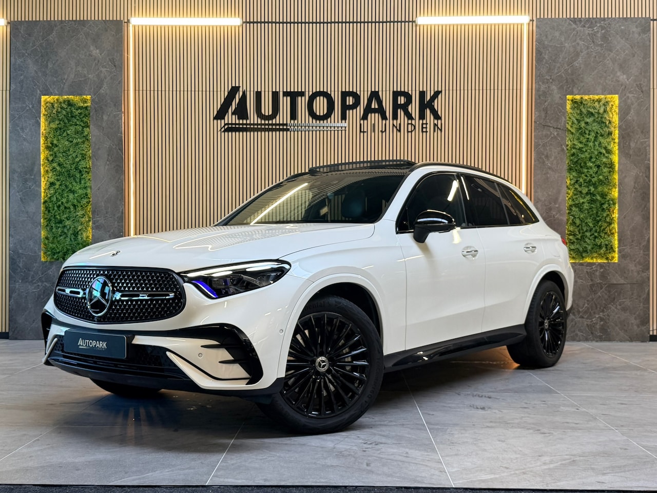 Mercedes-Benz GLC-klasse - 400e 4MATIC AMG Line PANO|BURMESTER|360CAM|KEYLESS|MEMORY|SFEERVERLICHTING|NIGHTPAKKET|GAR - AutoWereld.nl