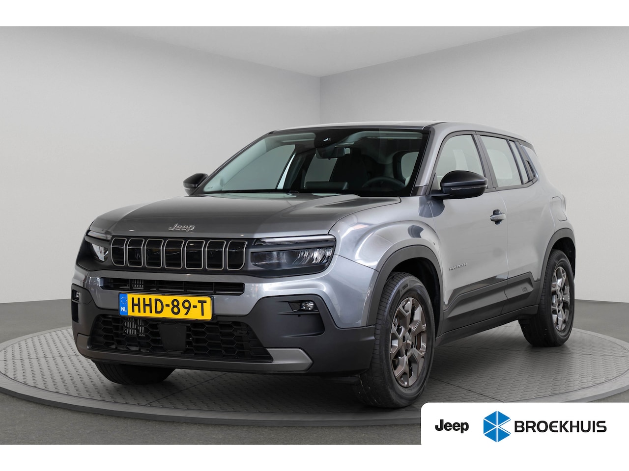 Jeep Avenger - 1.2 e-Hybrid Longitude | Navigatie | Parkeersensoren | Adaptive Cruise | Lichtmetalen velg - AutoWereld.nl
