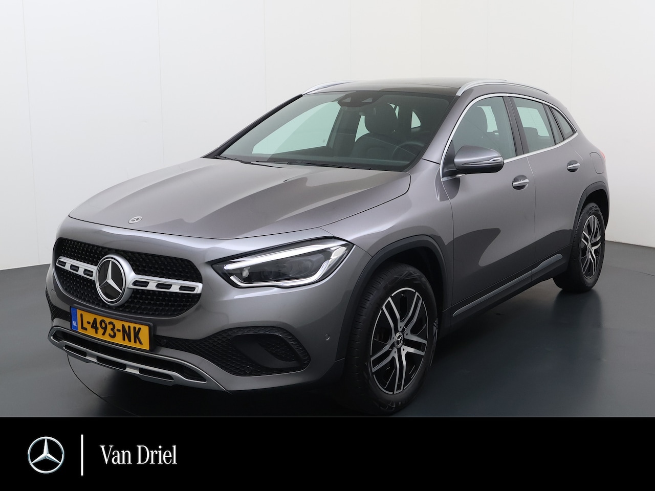 Mercedes-Benz GLA-Klasse - 180 Luxury Line | Pano Memory Multibeam Sfeer Keyless - AutoWereld.nl