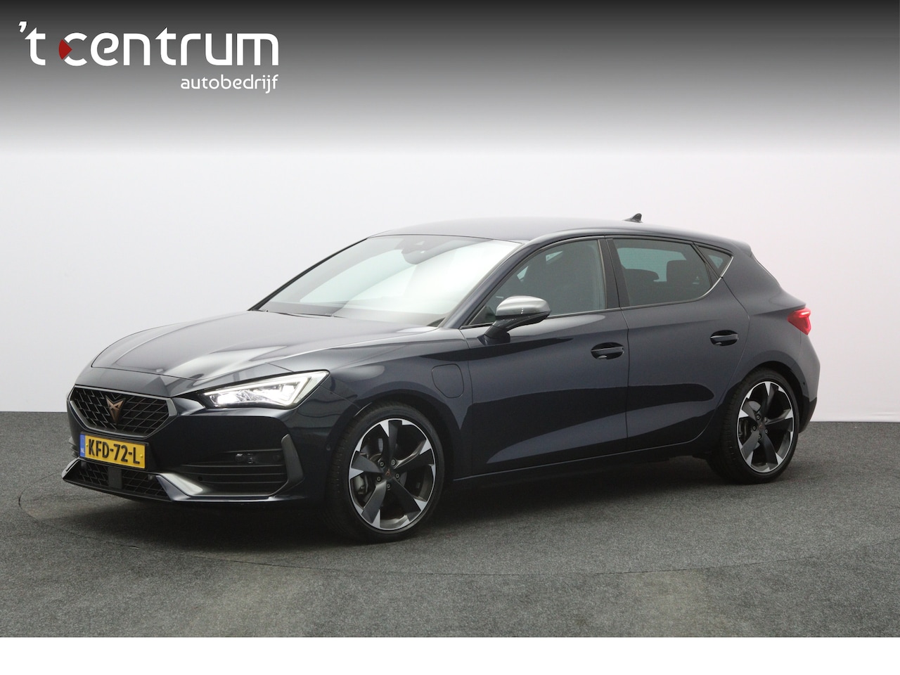 CUPRA Leon - 1.4 e-Hybrid 204 PK Business PHEV, Stoelverwarming, Groot-Navigatie, Achteruitrijcamera - AutoWereld.nl