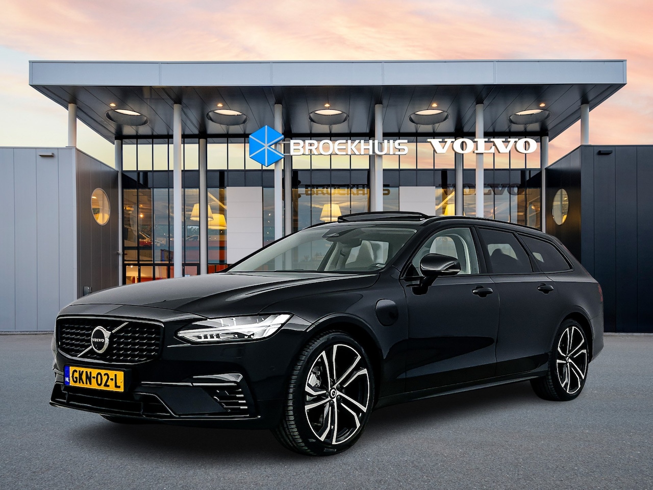 Volvo V90 - T8 Recharge Ultra Dark | 20" | Luchtvering | Geventileerd Nappa | Stoelmassage | Bowers & - AutoWereld.nl
