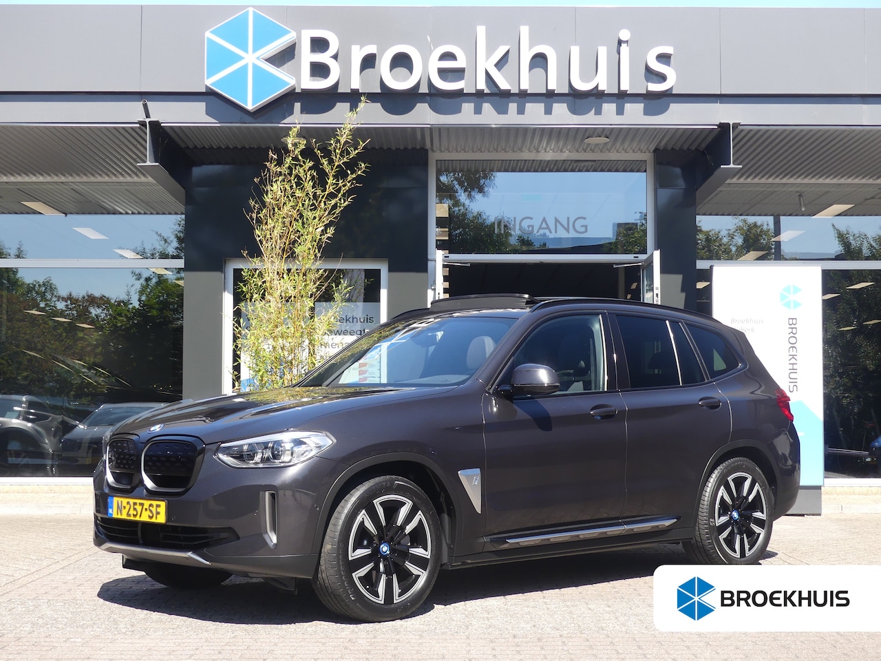 BMW iX3 - Executive 80 kWh | TREKHAAK | PANORAMADAK | ADAPTIVE CRUISE | DODEHOEKDETECTIE | STOELVERW - AutoWereld.nl
