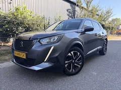 Peugeot 2008 - 1.2 PureTech Blue Lease Allure / NAVI / CRUISE / AIRCO / TREKHAAK / 166dkm