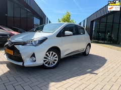 Toyota Yaris - 1.3 VVT-i Lounge Clima Cruise Camera Weinig KMs NAP
