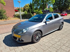 Alfa Romeo Giulietta - 1.4 T Exclusive AUTOMAAT, LEER