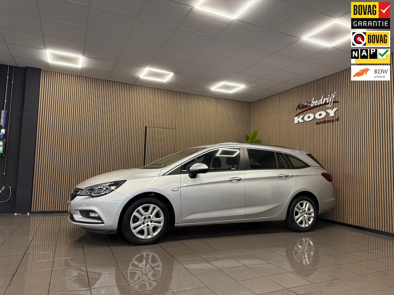 Opel Astra Sports Tourer - 1.4 Online Edition * Trekhaak / Camera / Navigatie / Cruise control / NL Auto * - AutoWereld.nl