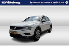 Volkswagen Tiguan - 1.4 TSI ACT Comfortline Business / NAVI / APP.Connect / 17"LMV / Verwarmde Stoelen