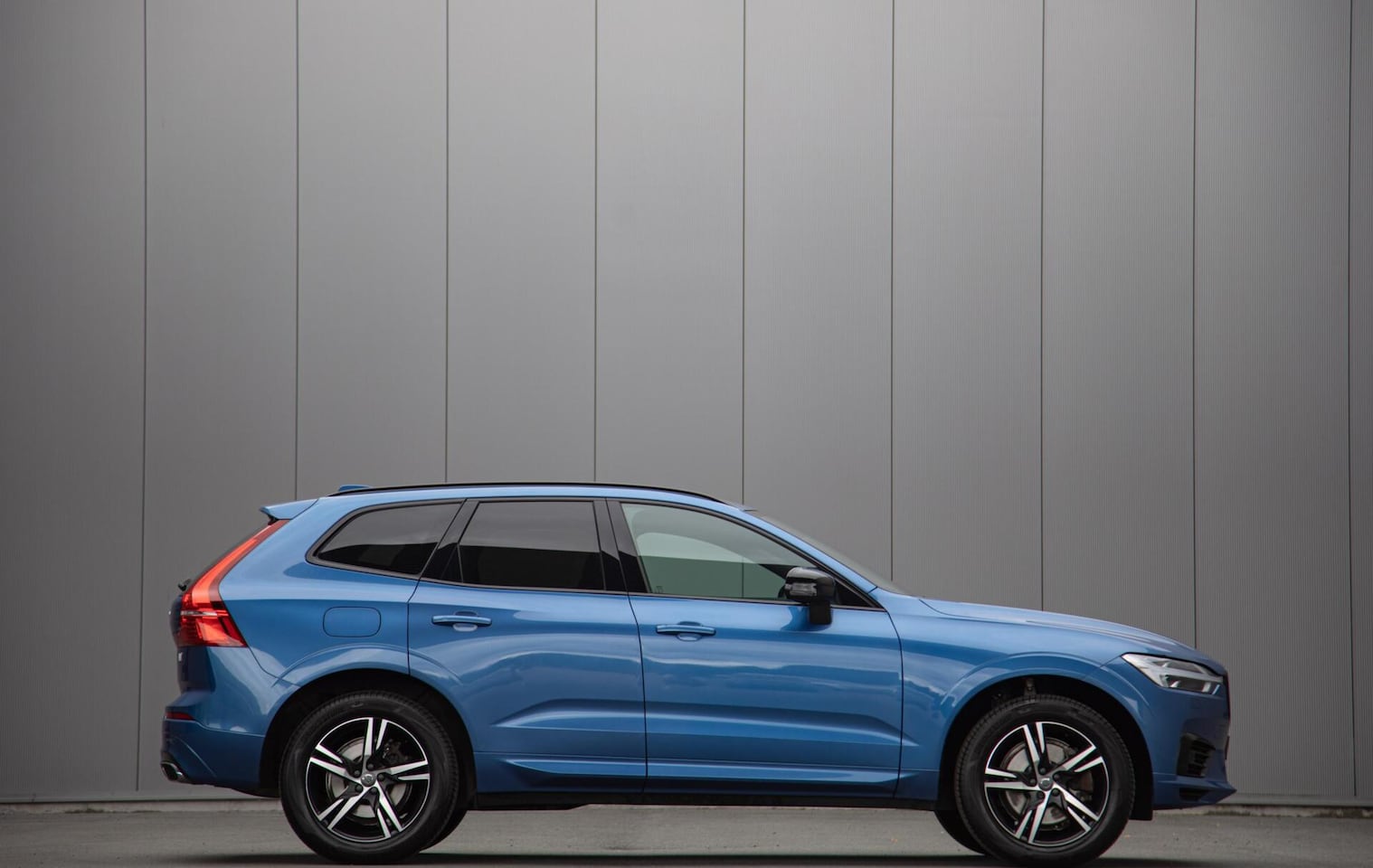 Volvo XC60 - T6 Plug-in hybrid AWD R-Design Panorama|H/K Audio - AutoWereld.nl
