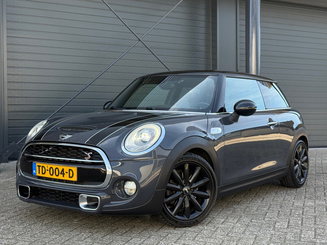 MINI 3-Deurs - 2.0 Cooper S Chili Serious Business, Head-Up, Stoelverw., 100% onderhouden - AutoWereld.nl