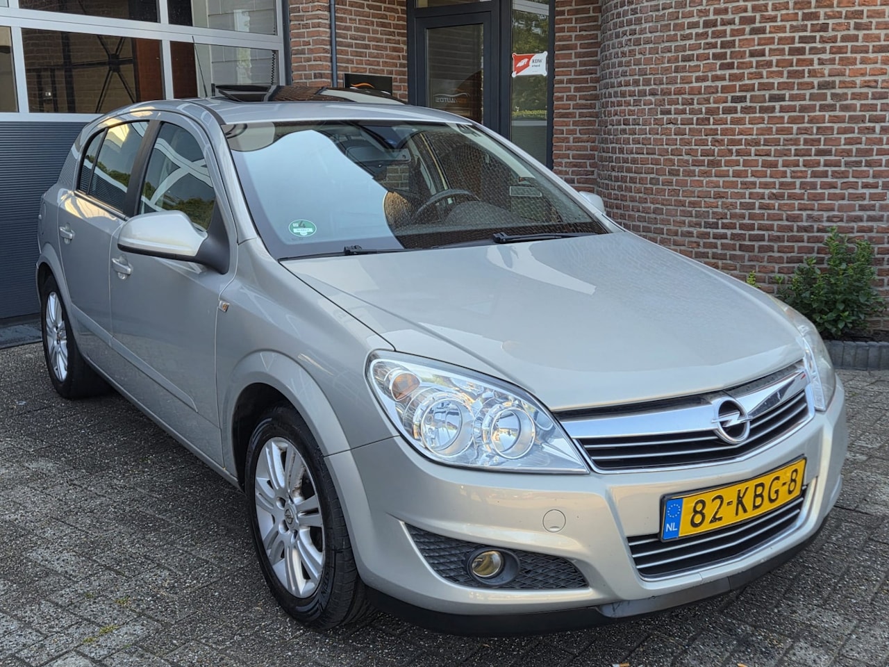 Opel Astra - 1.6 Cosmo | Cruise | Clima | Leer | LM Velgen | - AutoWereld.nl