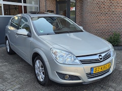 Opel Astra - 1.6 Cosmo | Cruise | Clima | Leer | LM Velgen |