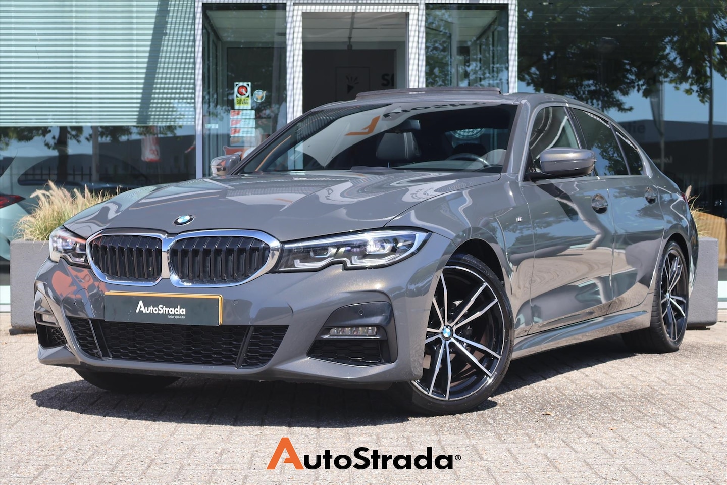 BMW 3-serie - (g20) 318i M-Sport 156pk | Leder | Dravit Grau | Pano | Camera | Carplay | Navi | Cruise | - AutoWereld.nl