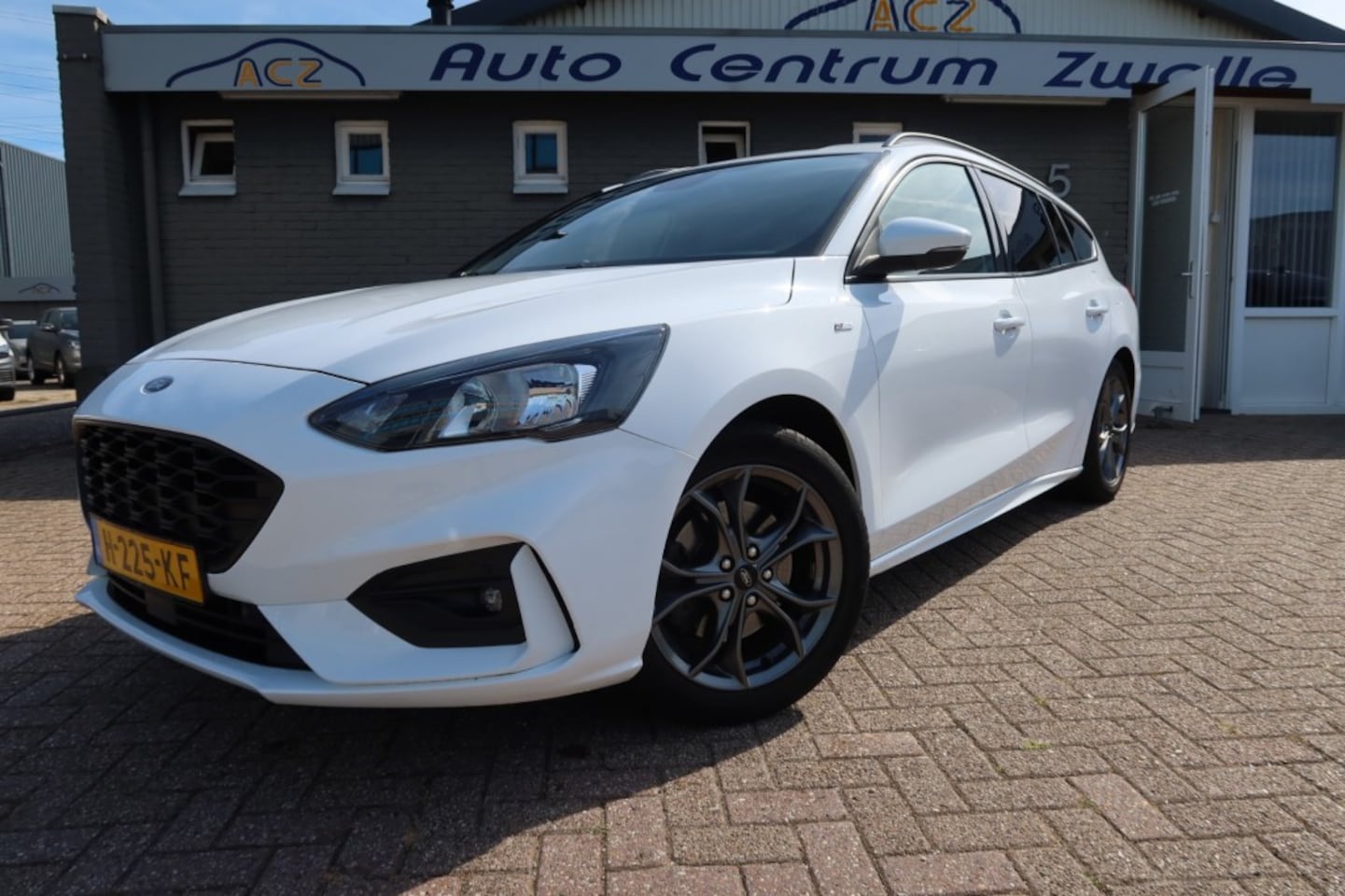 Ford Focus - 1.0 ECOBOOST ST LINE, NAVI, APPLE CARPLAY ENZ... - AutoWereld.nl