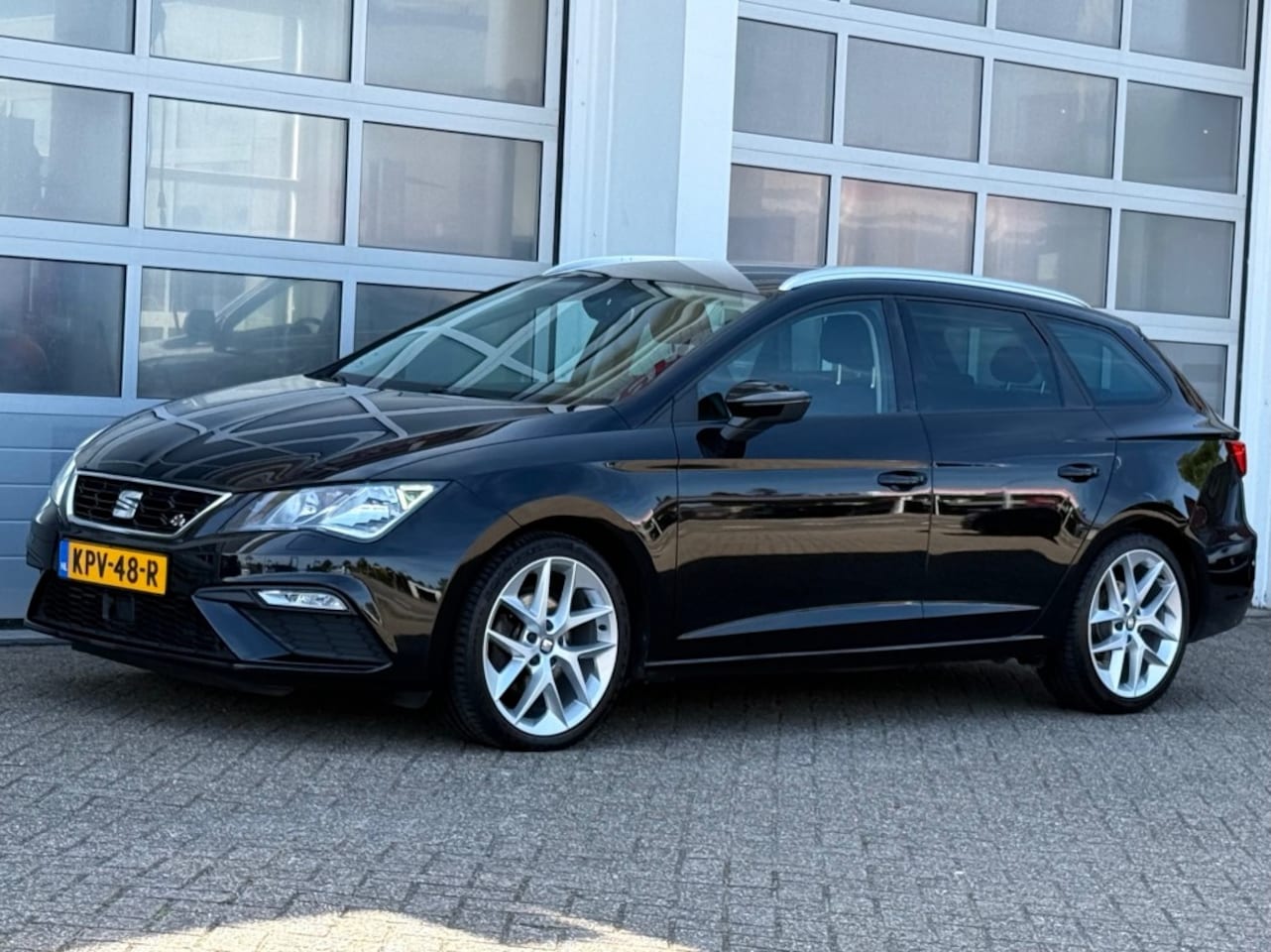 SEAT Leon - 1.5 TSI 150PK FR AUT. Navi Virtueel Pdc Trekhaak NW APK! - AutoWereld.nl