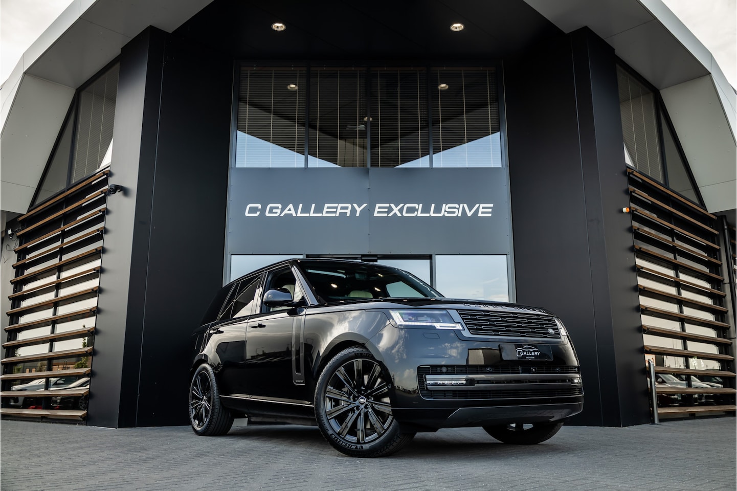 Land Rover Range Rover - 3.0 P550e Autobiography PHEV - Panorama | 4x Stoelkoeling | Meridian | Massage | Elek. Tre - AutoWereld.nl