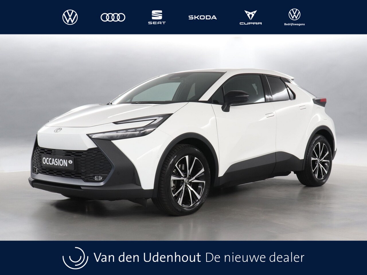 Toyota C-HR - 2.0 Plug-in Hybrid 220 First Edition / Navigatie / 360 Camera / Trekhaak - AutoWereld.nl
