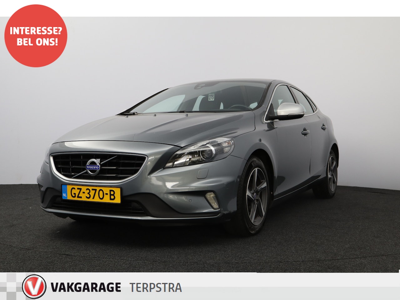 Volvo V40 - 2.0 D2 R-Design Business /D-Riem Verv. 152.000KM! /XENON-LED! /Leder+Alcantara /Trekhaak! - AutoWereld.nl