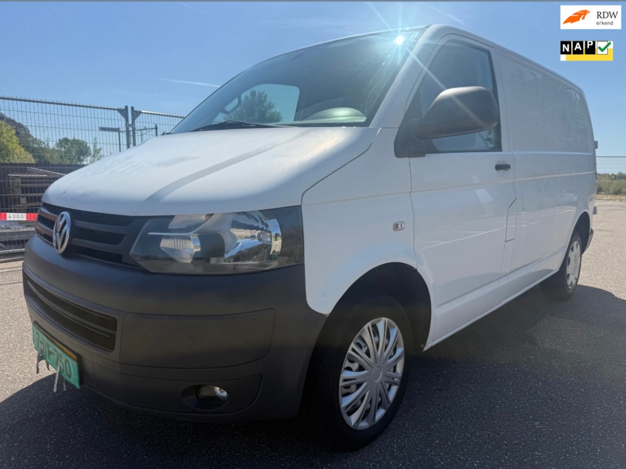 Volkswagen Transporter - 2.0 TDI L1H1 DC Budgetline 2.0 TDI L1H1 DC Budgetline - AutoWereld.nl