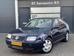 Volkswagen Bora - 2.3 V5 Highline Clima / Trekhaak Automaat