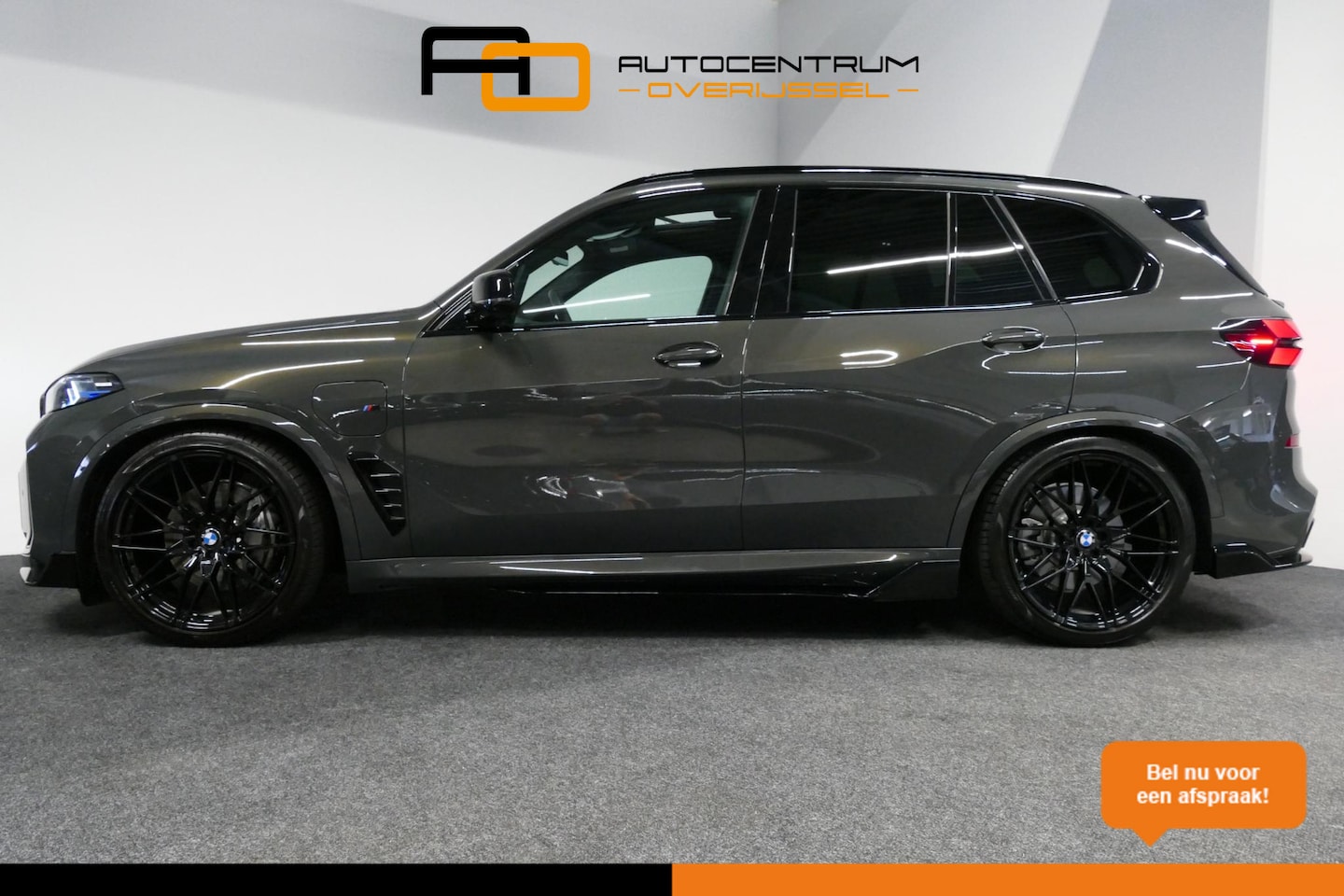 BMW X5 - xDrive50e M Sport / M Bodykit / Achterasbesturing / Panoramadak / Elektr. verstelbare voor - AutoWereld.nl