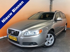 Volvo V70 - 2.5T 200pk automaat | trekhaak | winterset metallic | leer