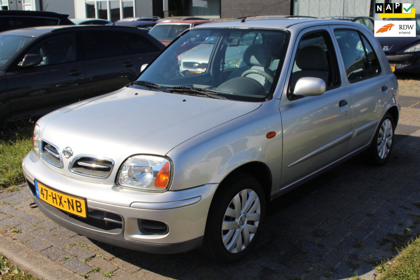 Nissan Micra - 1.4 Miracle CVT AUTOMAAT 5-drs IJSOUDE Airco! Trekhaak APK juni 2027! - AutoWereld.nl