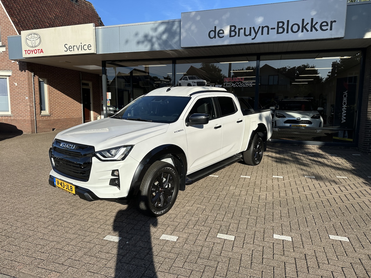 Isuzu D-Max - 1.9 Double Cab verlengd 5-persoons V-Cross Automaat BPM-vrij / 20 december 2024 / meest lu - AutoWereld.nl