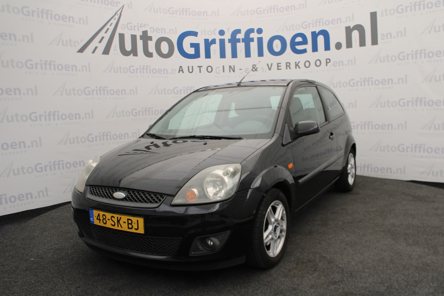 Ford Fiesta - 1.4-16V Futura hatchback met airco met nieuwe APK bij aflevering - AutoWereld.nl