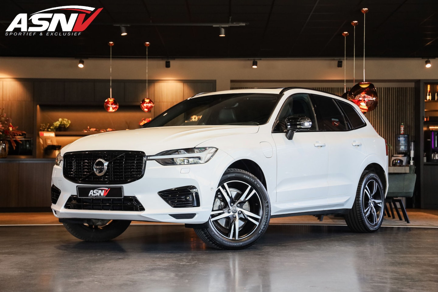 Volvo XC60 - 2.0 T6 Plug-in hybrid AWD R-Design, 350 PK, Surround/View, Bowers/Wilkins, Head/Up, Adapt. - AutoWereld.nl