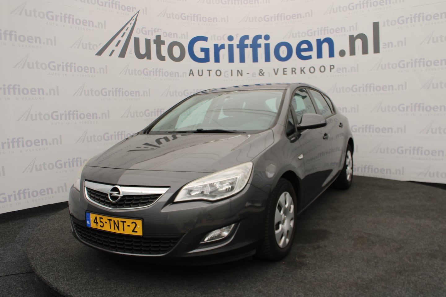 Opel Astra - 1.4 Business Edition nette 5-deurs met airco - AutoWereld.nl
