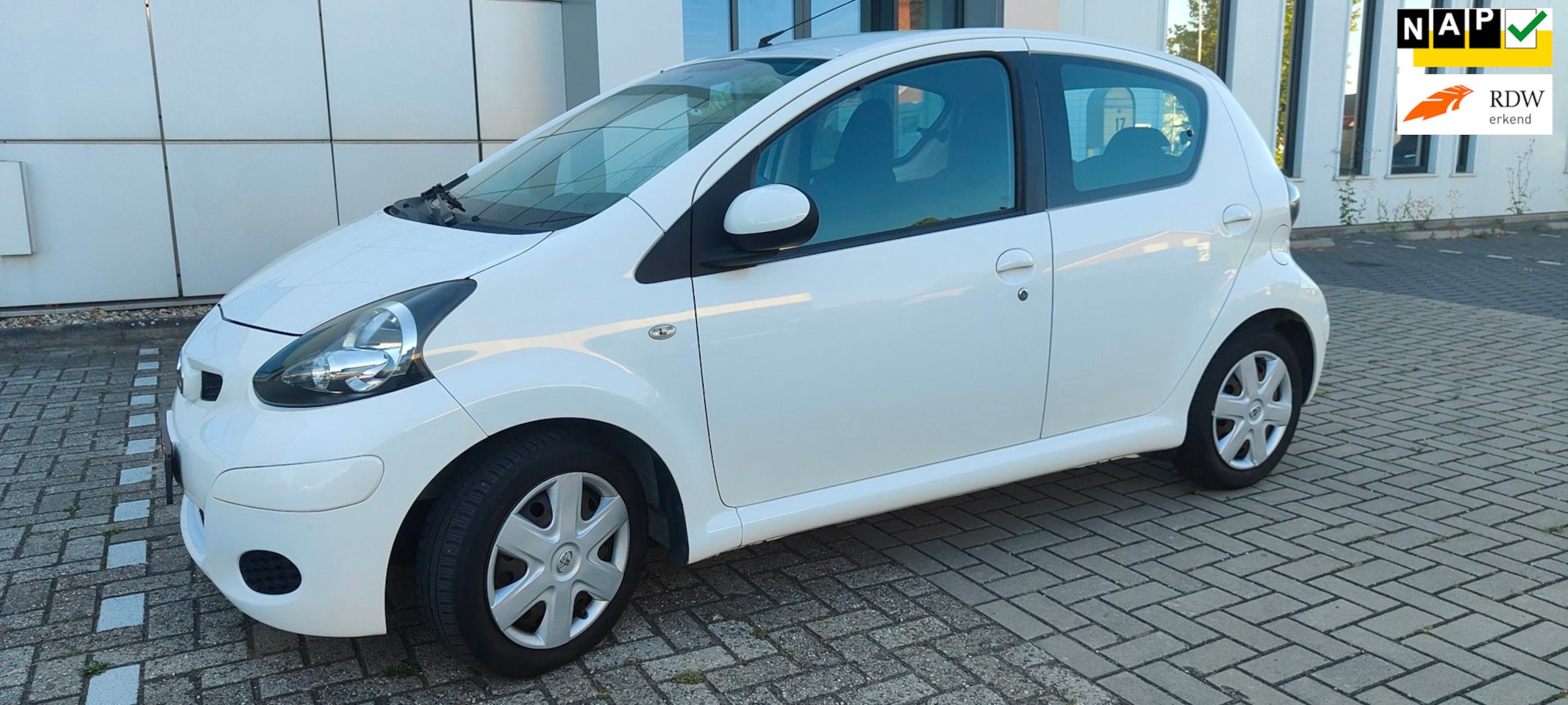 Toyota Aygo - 1.0-12V Comfort Automaat 1e eigenaresse Nieuwe APK - AutoWereld.nl