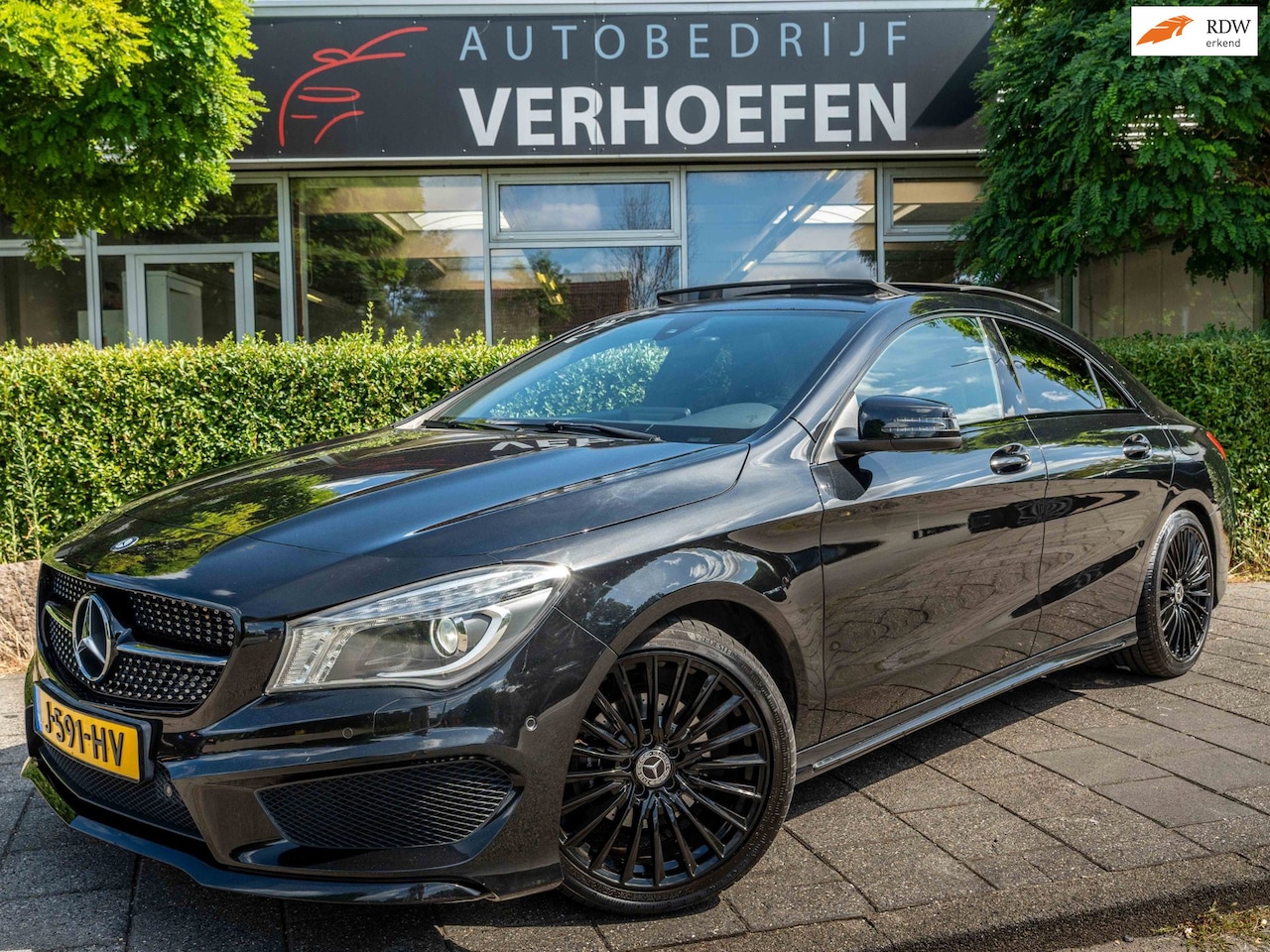 Mercedes-Benz CLA-Klasse - 180 OrangeArt Edition - PANORAMADAK - AUTOMAAT - PARK CAMERA - XENON - STOEL VERW ! - AutoWereld.nl