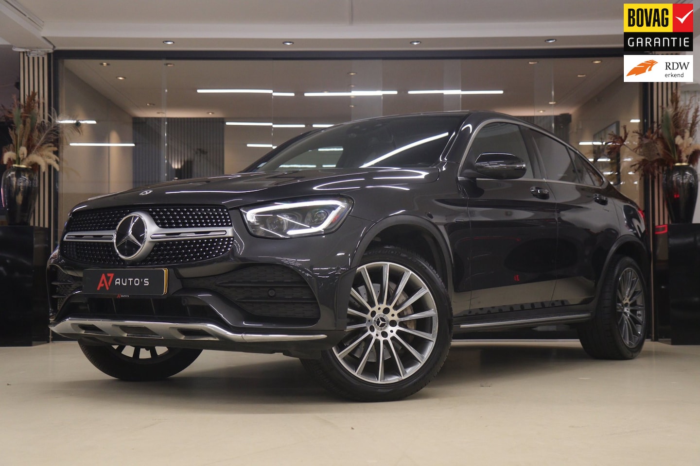 Mercedes-Benz GLC-klasse Coupé - 300e 4MATIC PANO/CARPLAY/KEYLESS/SFEERVER/VOL - AutoWereld.nl