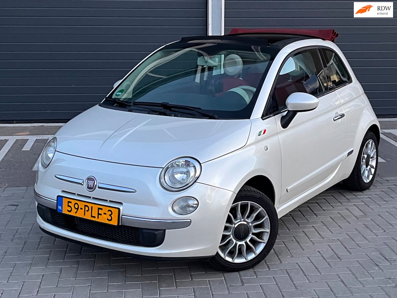 Fiat 500 C - 0.9 TwinAir Lounge PARELMOER ZEER NETTE STAAT AUTOMAAT ROOD LEER CLIMA BOMVOL OPTIES - AutoWereld.nl