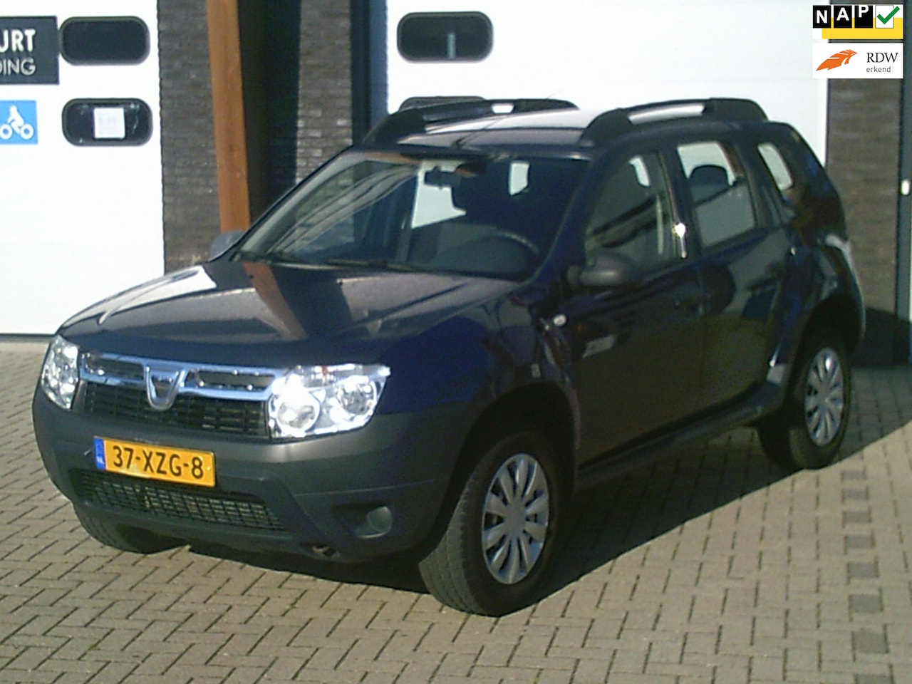 Dacia Duster - 1.6 Ambiance LPG-G3 2wd Nwe Distr Riem & Apk Airco Nap! - AutoWereld.nl
