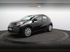 Toyota Aygo X - 1.0 VVT-i MT Play Dealeronderh. / Smartphone Integratie / DAB radio / Achteruitrijcamera /