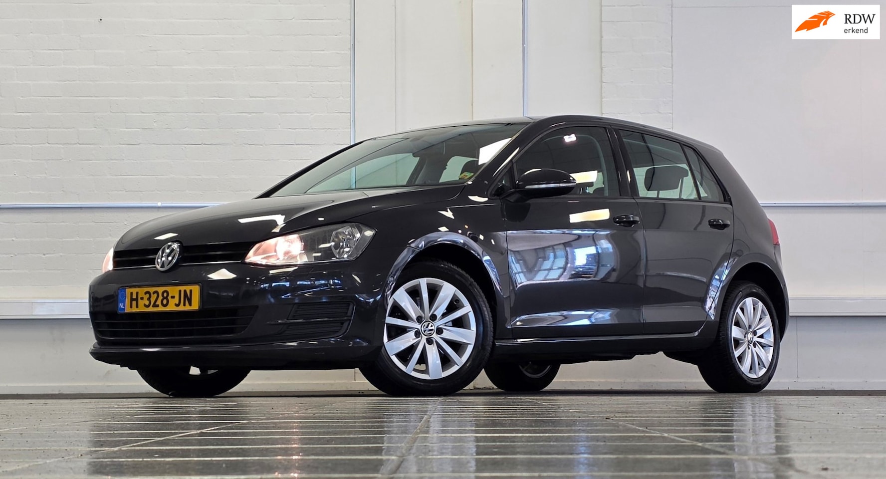 Volkswagen Golf - 1.4 TSI Comfortline Climate Control Parkeersensoren voor en achter APK 12-02-2027 - AutoWereld.nl