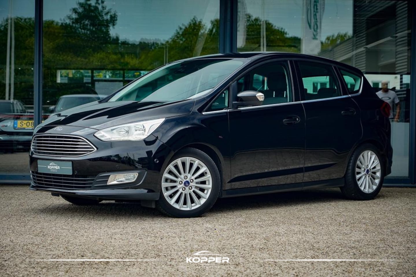 Ford C-Max - 1.5 Titanium / Trekhaak / Carplay / NL Auto / Dealeronderhoud / 4 Cilinder - AutoWereld.nl