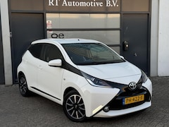 Toyota Aygo - 1.0 VVT-i x-play Airco / Navi Dealer OH 5Drs