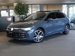 Volkswagen Golf - 8.5 1.5 eTSI 150PK 50 Jahre Edition DSG Facelift Pano Led Kessy Cam HuD Navi ACC