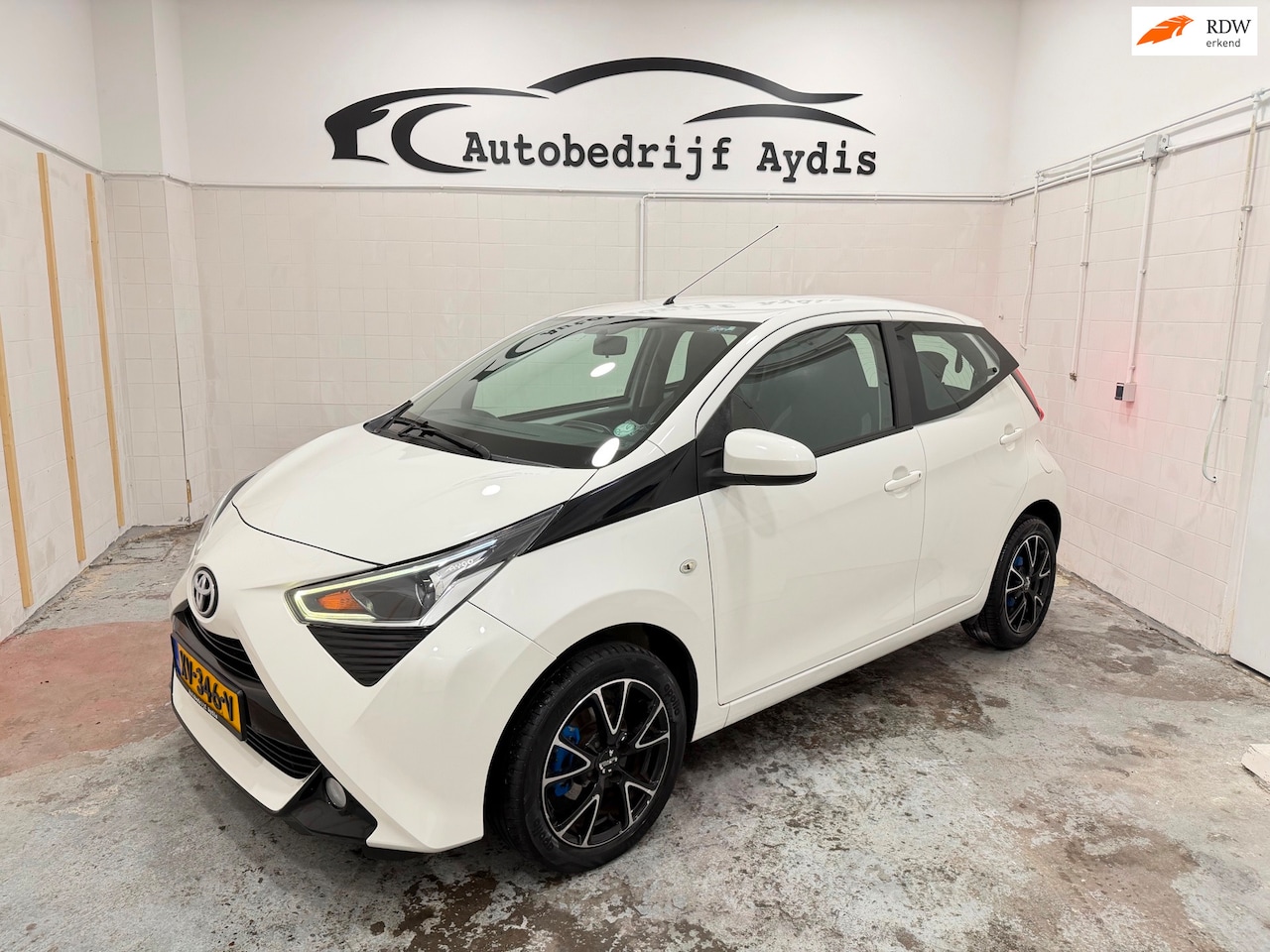 Toyota Aygo - 1.0 VVT-i x-play Airco EL Ramen Cruise Camera - AutoWereld.nl