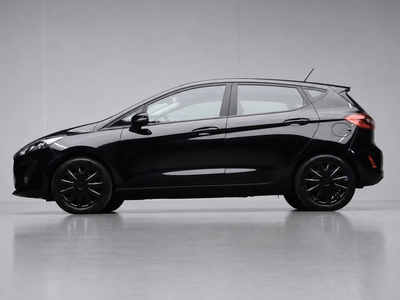 Ford Fiesta - 1.1 Sport (APPLE CARPLAY,NAVI,LED,PDC,LANE ASSIST,DAB,BLUETOOTH,SPORTSTOELEN,LM VELGEN,NIE - AutoWereld.nl